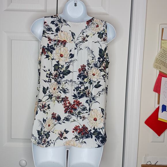 Loft Petites Sleeveless Floral Blouse NWOT - Picture 7 of 10